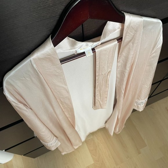 Mansphil Pink Silk Robe - Picture 5 of 11